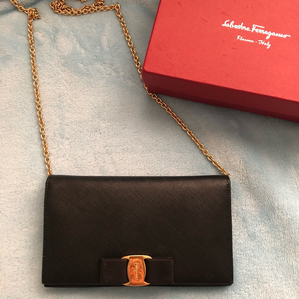 Salvatore Ferragamo Miss Vara Chain Wallet Black